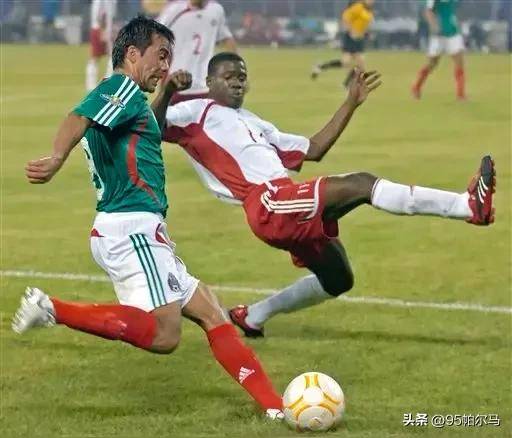 丹麦鏖战德国，阿什拉夫扛起全队