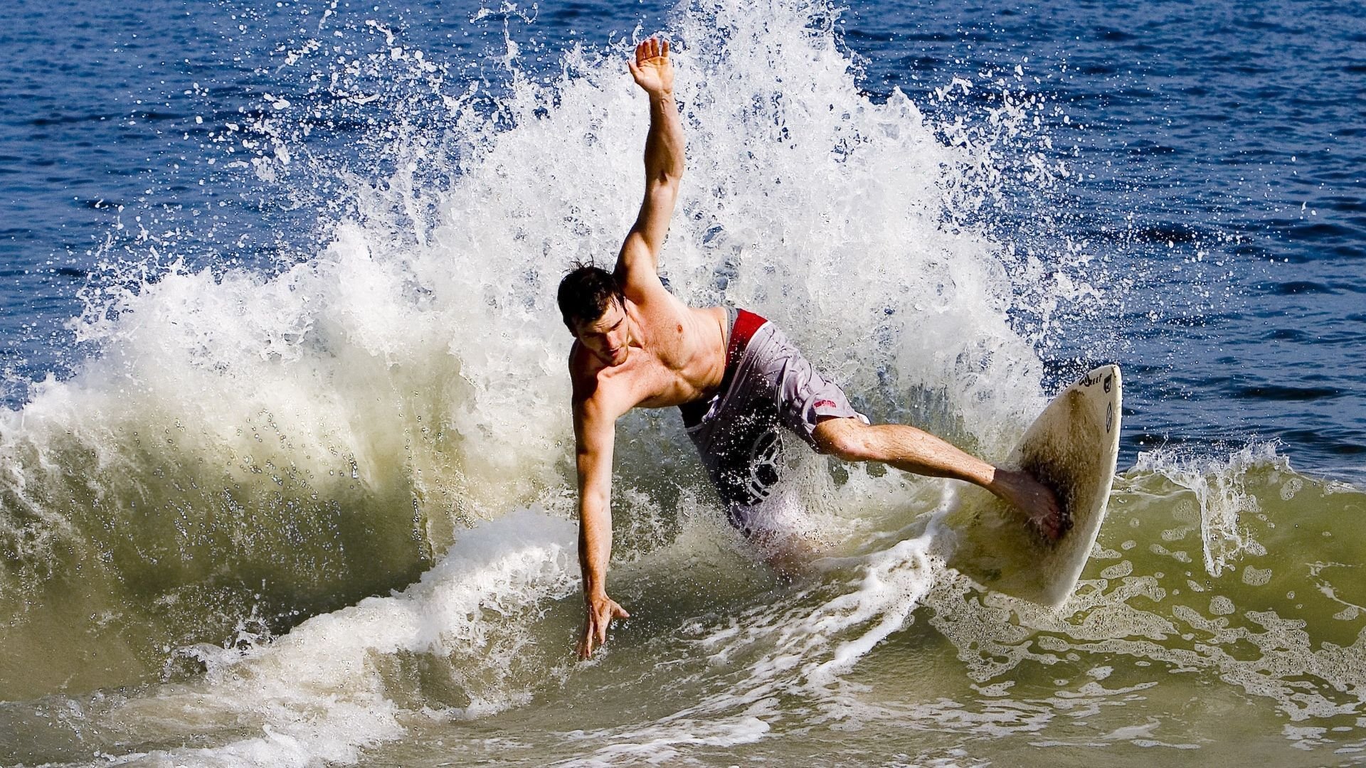 阿尔及利亚带走AC米兰，阿坎吉如何成为改变足球版图的关键先生